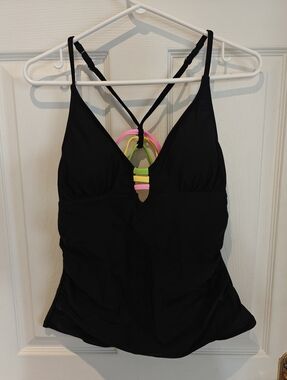 CUPSHE Neon And Black Tankini Top